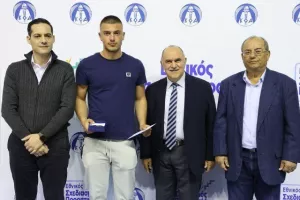 (ΦΩΤΟΣ) Επίδοση επιταγών Σχεδιασμού Προοπτικής ΚΟΑ από Λετυμπιώτη και Μιχαηλίδη