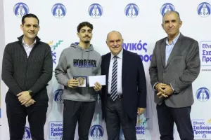 (ΦΩΤΟΣ) Επίδοση επιταγών Σχεδιασμού Προοπτικής ΚΟΑ από Λετυμπιώτη και Μιχαηλίδη