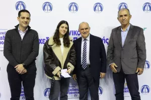 (ΦΩΤΟΣ) Επίδοση επιταγών Σχεδιασμού Προοπτικής ΚΟΑ από Λετυμπιώτη και Μιχαηλίδη