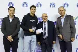 (ΦΩΤΟΣ) Επίδοση επιταγών Σχεδιασμού Προοπτικής ΚΟΑ από Λετυμπιώτη και Μιχαηλίδη