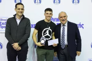 (ΦΩΤΟΣ) Επίδοση επιταγών Σχεδιασμού Προοπτικής ΚΟΑ από Λετυμπιώτη και Μιχαηλίδη