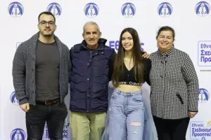 (ΦΩΤΟΣ) Επίδοση επιταγών Σχεδιασμού Προοπτικής ΚΟΑ από Λετυμπιώτη και Μιχαηλίδη