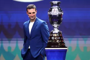 Σκαλόνι: "Ακόμη σκέφτομαι την απόφασή μου, μίλησα με τον Μέσι"