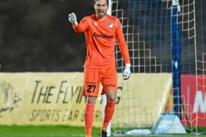 Πάφος-ΑΠΟΕΛ: Πάει στο "αιώνιο" με φόρα από τη… χρυσή κεφαλιά του Τσεμπάκ