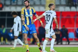 Πάφος-ΑΠΟΕΛ: Πάει στο "αιώνιο" με φόρα από τη… χρυσή κεφαλιά του Τσεμπάκ