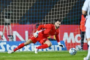 Πάφος-ΑΠΟΕΛ: Πάει στο "αιώνιο" με φόρα από τη… χρυσή κεφαλιά του Τσεμπάκ