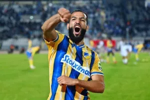 Πάφος-ΑΠΟΕΛ: Πάει στο "αιώνιο" με φόρα από τη… χρυσή κεφαλιά του Τσεμπάκ