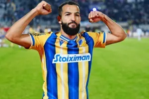 Πάφος-ΑΠΟΕΛ: Πάει στο "αιώνιο" με φόρα από τη… χρυσή κεφαλιά του Τσεμπάκ