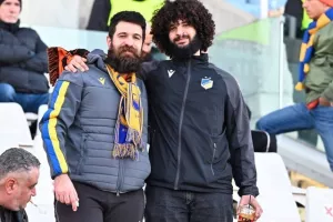 ΑΠΟΕΛ-Ομόνοια: Γαλαζοκίτρινη κυριαρχία με τριάρα και... κορυφή! (Φώτος)