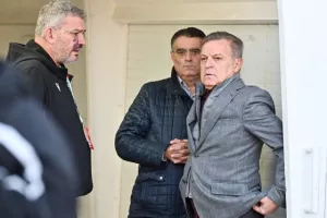 ΑΠΟΕΛ-Ομόνοια: Γαλαζοκίτρινη κυριαρχία με τριάρα και... κορυφή! (Φώτος)