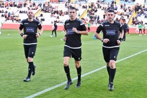 ΑΠΟΕΛ-Ομόνοια: Γαλαζοκίτρινη κυριαρχία με τριάρα και... κορυφή! (Φώτος)
