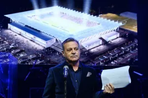 (ΦΩΤΟΣ) Το Χριστουγεννιάτικο πάρτυ του ΑΠΟΕΛ με πόλο έλξης τον Σα Πίντο!