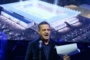 (ΦΩΤΟΣ) Το Χριστουγεννιάτικο πάρτυ του ΑΠΟΕΛ με πόλο έλξης τον Σα Πίντο!