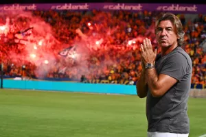 “Συνεχίστε να παλεύετε εναντίον όλων”