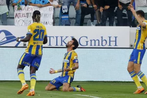 Αυτή την φορά, θέλει να πιάσει τόπο
