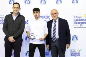 (ΦΩΤΟΣ) Επίδοση επιταγών Σχεδιασμού Προοπτικής ΚΟΑ από Λετυμπιώτη και Μιχαηλίδη