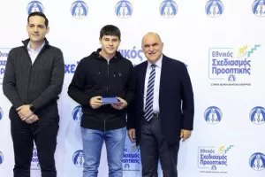 (ΦΩΤΟΣ) Επίδοση επιταγών Σχεδιασμού Προοπτικής ΚΟΑ από Λετυμπιώτη και Μιχαηλίδη