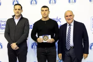 (ΦΩΤΟΣ) Επίδοση επιταγών Σχεδιασμού Προοπτικής ΚΟΑ από Λετυμπιώτη και Μιχαηλίδη