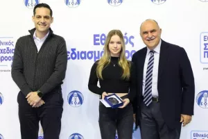 (ΦΩΤΟΣ) Επίδοση επιταγών Σχεδιασμού Προοπτικής ΚΟΑ από Λετυμπιώτη και Μιχαηλίδη
