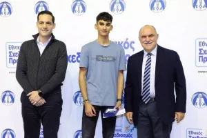 (ΦΩΤΟΣ) Επίδοση επιταγών Σχεδιασμού Προοπτικής ΚΟΑ από Λετυμπιώτη και Μιχαηλίδη