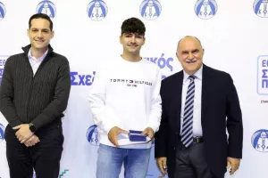 (ΦΩΤΟΣ) Επίδοση επιταγών Σχεδιασμού Προοπτικής ΚΟΑ από Λετυμπιώτη και Μιχαηλίδη