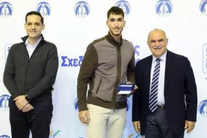 (ΦΩΤΟΣ) Επίδοση επιταγών Σχεδιασμού Προοπτικής ΚΟΑ από Λετυμπιώτη και Μιχαηλίδη