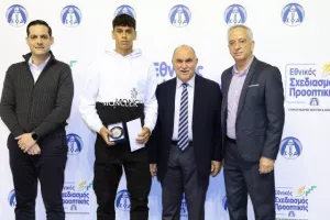 (ΦΩΤΟΣ) Επίδοση επιταγών Σχεδιασμού Προοπτικής ΚΟΑ από Λετυμπιώτη και Μιχαηλίδη