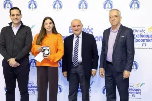(ΦΩΤΟΣ) Επίδοση επιταγών Σχεδιασμού Προοπτικής ΚΟΑ από Λετυμπιώτη και Μιχαηλίδη