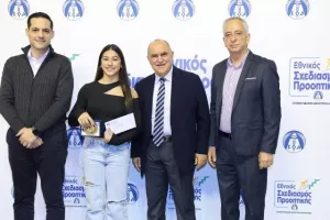 (ΦΩΤΟΣ) Επίδοση επιταγών Σχεδιασμού Προοπτικής ΚΟΑ από Λετυμπιώτη και Μιχαηλίδη