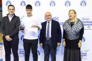 (ΦΩΤΟΣ) Επίδοση επιταγών Σχεδιασμού Προοπτικής ΚΟΑ από Λετυμπιώτη και Μιχαηλίδη