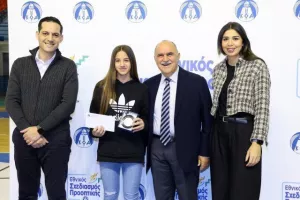 (ΦΩΤΟΣ) Επίδοση επιταγών Σχεδιασμού Προοπτικής ΚΟΑ από Λετυμπιώτη και Μιχαηλίδη