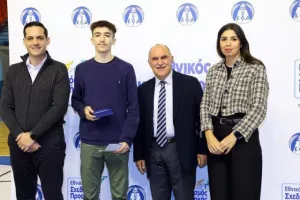 (ΦΩΤΟΣ) Επίδοση επιταγών Σχεδιασμού Προοπτικής ΚΟΑ από Λετυμπιώτη και Μιχαηλίδη