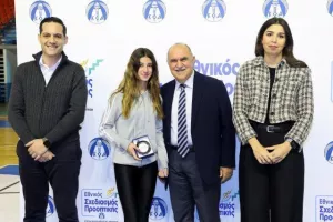 (ΦΩΤΟΣ) Επίδοση επιταγών Σχεδιασμού Προοπτικής ΚΟΑ από Λετυμπιώτη και Μιχαηλίδη
