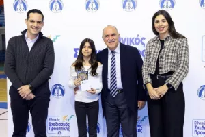 (ΦΩΤΟΣ) Επίδοση επιταγών Σχεδιασμού Προοπτικής ΚΟΑ από Λετυμπιώτη και Μιχαηλίδη