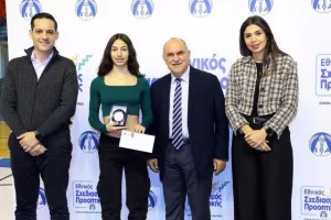 (ΦΩΤΟΣ) Επίδοση επιταγών Σχεδιασμού Προοπτικής ΚΟΑ από Λετυμπιώτη και Μιχαηλίδη