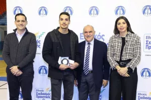 (ΦΩΤΟΣ) Επίδοση επιταγών Σχεδιασμού Προοπτικής ΚΟΑ από Λετυμπιώτη και Μιχαηλίδη