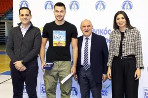 (ΦΩΤΟΣ) Επίδοση επιταγών Σχεδιασμού Προοπτικής ΚΟΑ από Λετυμπιώτη και Μιχαηλίδη