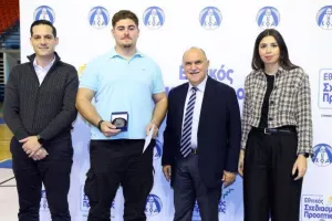 (ΦΩΤΟΣ) Επίδοση επιταγών Σχεδιασμού Προοπτικής ΚΟΑ από Λετυμπιώτη και Μιχαηλίδη