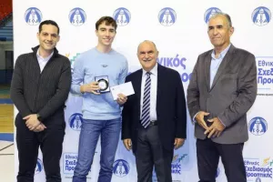 (ΦΩΤΟΣ) Επίδοση επιταγών Σχεδιασμού Προοπτικής ΚΟΑ από Λετυμπιώτη και Μιχαηλίδη