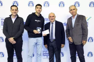 (ΦΩΤΟΣ) Επίδοση επιταγών Σχεδιασμού Προοπτικής ΚΟΑ από Λετυμπιώτη και Μιχαηλίδη