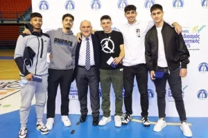 (ΦΩΤΟΣ) Επίδοση επιταγών Σχεδιασμού Προοπτικής ΚΟΑ από Λετυμπιώτη και Μιχαηλίδη