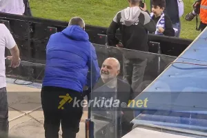 Ωραίο με Καραπατάκη και Ανορθωσιάτες!