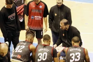 ΕΘΑ-Κεραυνός: Πέρασε άνετα από το "Ελευθερία" (Φώτος)