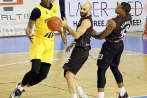 ΕΘΑ-Κεραυνός: Πέρασε άνετα από το "Ελευθερία" (Φώτος)