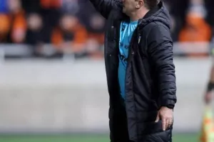 ΑΠΟΕΛ-Ομόνοια: Γαλαζοκίτρινη κυριαρχία με τριάρα και... κορυφή! (Φώτος)