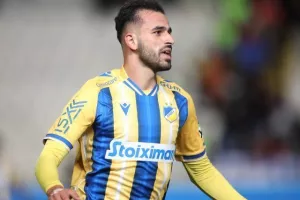 ΑΠΟΕΛ-Ομόνοια: Γαλαζοκίτρινη κυριαρχία με τριάρα και... κορυφή! (Φώτος)