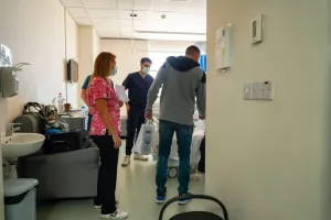 Όμορφη κίνηση από τον Απόλλωνα με δώρα και ευχές