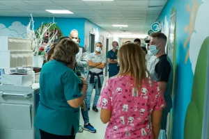 Όμορφη κίνηση από τον Απόλλωνα με δώρα και ευχές