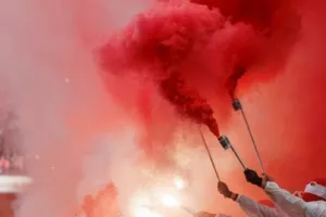 Κολωνία: Πρόστιμο 595.000 ευρώ για καπνογόνα στο ντέρμπι με την Γκλάντμπαχ