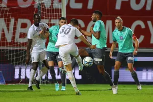 Οθέλλος-Διγενής: Με τεσσάρα στην επόμενη φάση (Φώτος)